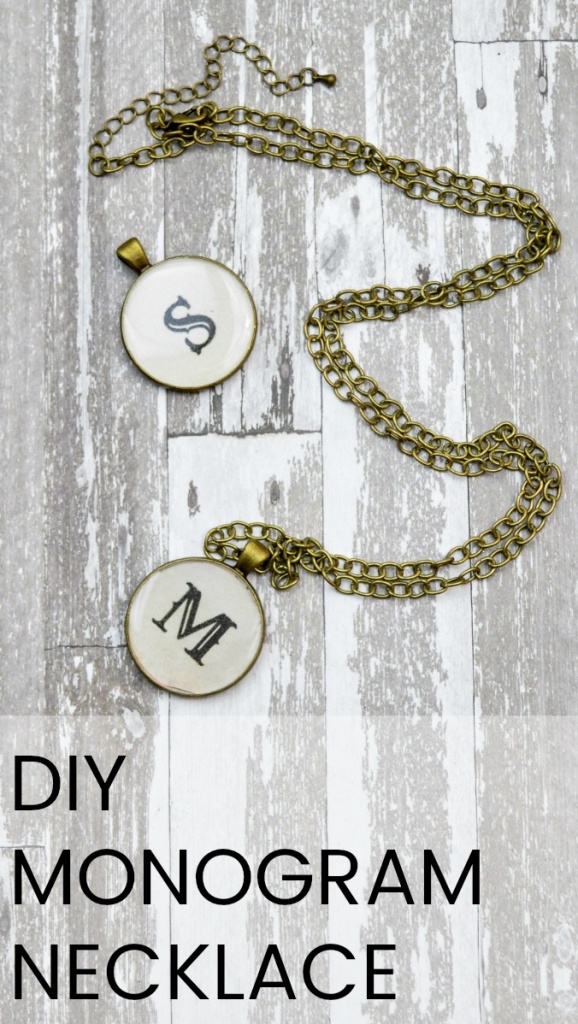 Resin Craft Tutorial: DIY Monogram Necklace
