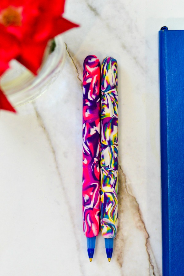 Super Simple Polymer Clay Tutorial. Try these DIY Marbled Pens!